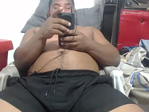 Snapshot of PONSE_LATINO chatting on 11-03-25, 03:08 PONSE LATINO online show from 11-03-25, 03:08