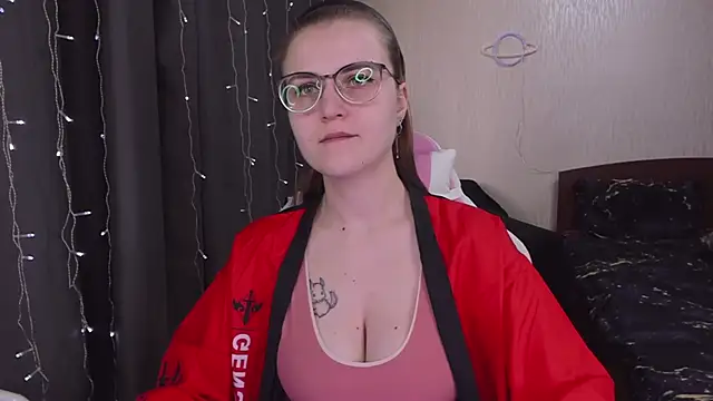 MissBrightShine online show from 03-11-25, 09:45