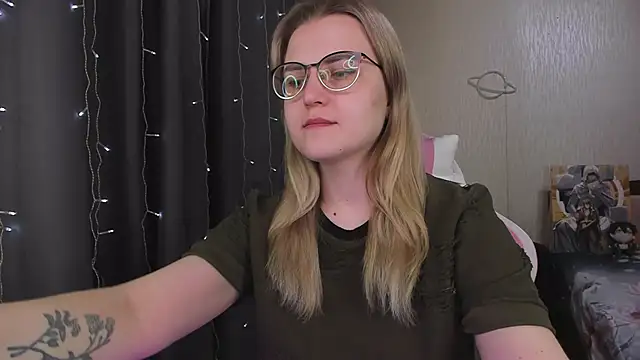 MissBrightShine online show from 03-25-26, 11:38