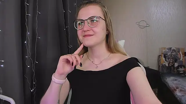 MissBrightShine online show from 04-23-26, 12:29