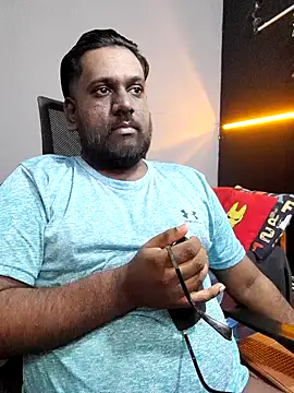 Snapshot of Rayansmith_ chatting on 01-31-25, 02:17 Rayansmith  online show from 01-31-25, 02:17