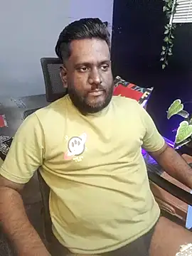 Snapshot of Rayansmith_ chatting on 10-21-25, 10:21 Rayansmith  online show from 10-21-25, 10:21