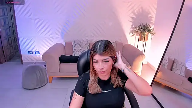 LisaMonroe  online show from 03-10-25, 08:23