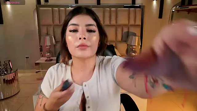LisaMonroe  online show from 04-25-26, 06:16