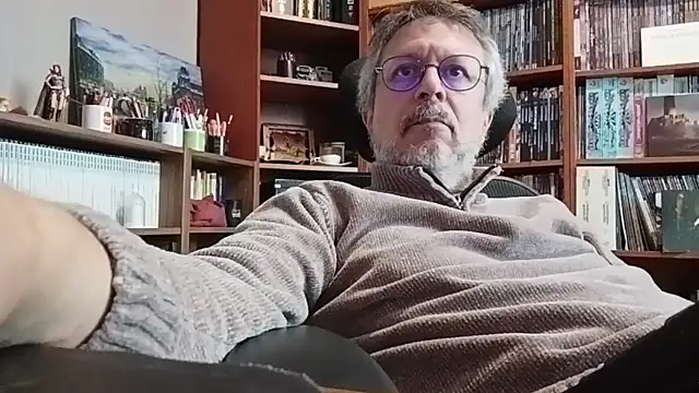 Mandra is a whore online show from 09-28-25, 04:23