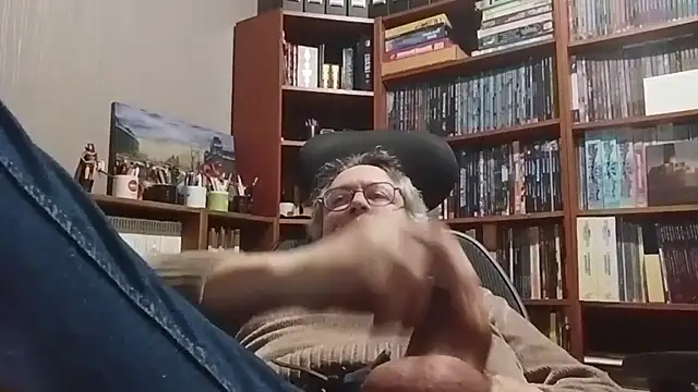 Mandra is a whore online show from 10-31-25, 11:06