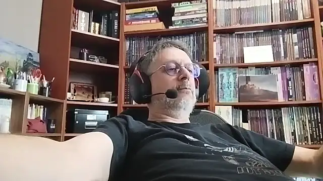 Mandra is a whore online show from 11-25-25, 10:37