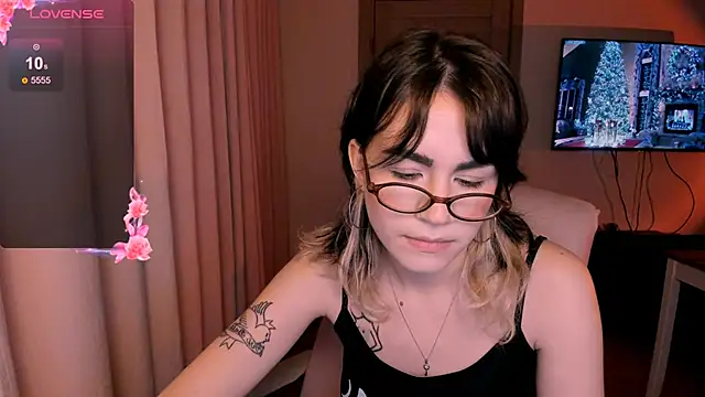 Snapshot of _selectrra chatting on 12-25-24, 02:34  selectrra online show from 12-25-24, 02:34