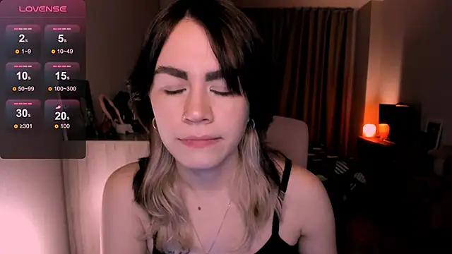 Snapshot of _selectrra chatting on 03-10-25, 11:42  selectrra online show from 03-10-25, 11:42