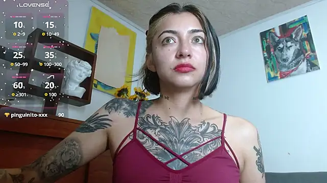 Snapshot of ZoeBakers_ chatting on 02-06-25, 10:26 ZoeBakers  online show from 02-06-25, 10:26