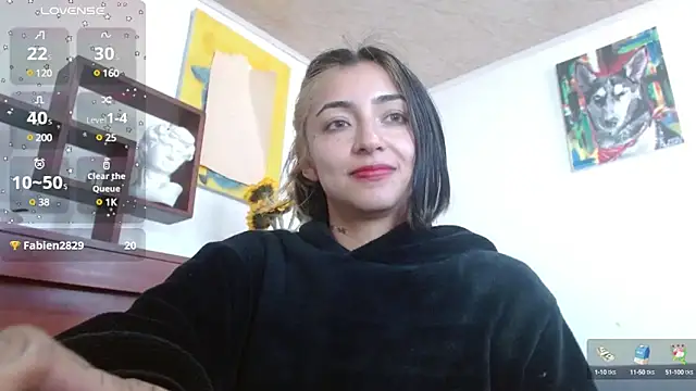 Snapshot of ZoeBakers_ chatting on 02-06-25, 01:32 ZoeBakers  online show from 02-06-25, 01:32