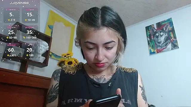 Snapshot of ZoeBakers_ chatting on 02-08-25, 04:04 ZoeBakers  online show from 02-08-25, 04:04