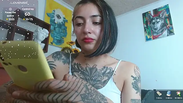 Snapshot of ZoeBakers_ chatting on 02-18-25, 05:42 ZoeBakers  online show from 02-18-25, 05:42