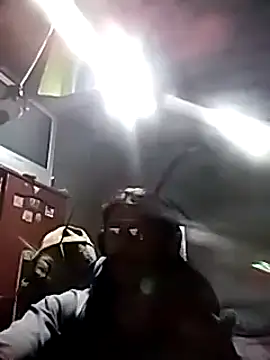 Snapshot of davidatration15 chatting on 01-14-25, 04:36 davidatration15 online show from 01-14-25, 04:36