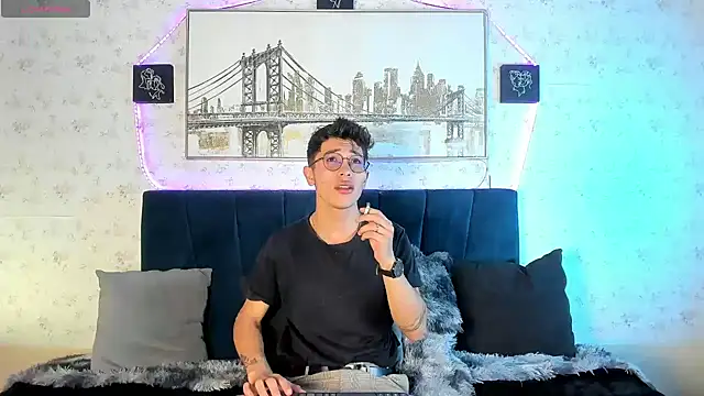 Snapshot of Andrew_thevil chatting on 01-11-25, 10:51 Andrew thevil online show from 01-11-25, 10:51