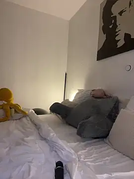 EllyNora online show from 02-19-25, 08:31