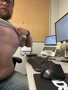 Snapshot of Bigbi6foot5 chatting on 11-05-25, 07:47 Bigbi6foot5 online show from 11-05-25, 07:47