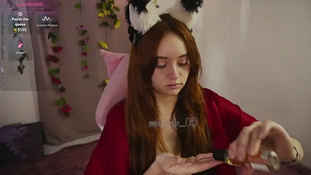 Snapshot of molly_russell chatting on 12-09-24, 04:58 molly russell online show from 12-09-24, 04:58