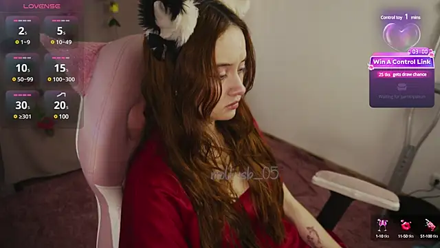 Snapshot of molly_russell chatting on 01-13-25, 04:30 molly russell online show from 01-13-25, 04:30