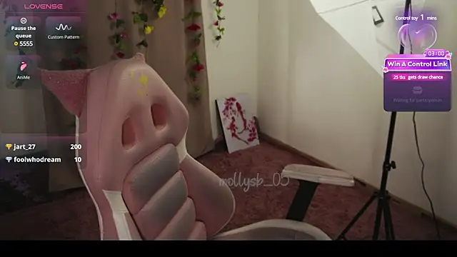 Snapshot of molly_russell chatting on 02-18-25, 08:47 molly russell online show from 02-18-25, 08:47