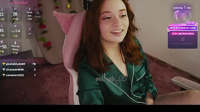 Snapshot of molly_russell chatting on 03-03-25, 07:39 molly russell online show from 03-03-25, 07:39