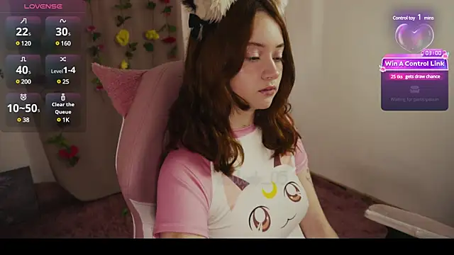 Snapshot of molly_russell chatting on 03-08-25, 06:16 molly russell online show from 03-08-25, 06:16