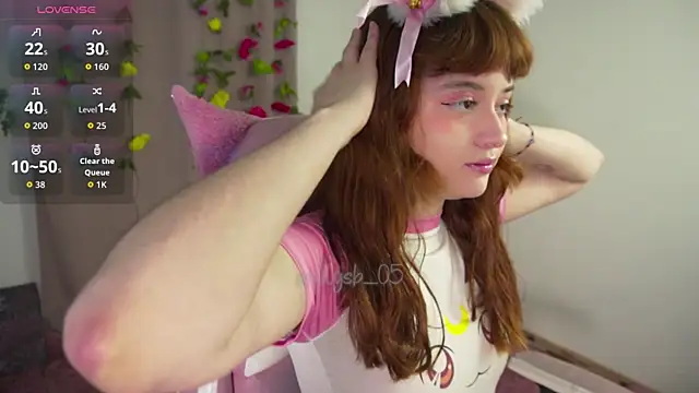 Snapshot of molly_russell chatting on 11-14-25, 11:02 molly russell online show from 11-14-25, 11:02