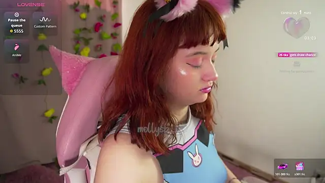 Snapshot of molly_russell chatting on 11-29-25, 06:11 molly russell online show from 11-29-25, 06:11