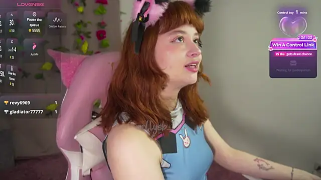 Snapshot of molly_russell chatting on 01-06-26, 10:23 molly russell online show from 01-06-26, 10:23