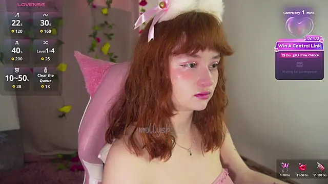 Snapshot of molly_russell chatting on 01-10-26, 07:37 molly russell online show from 01-10-26, 07:37