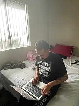 PeterGrandee online show from 10-10-25, 08:52