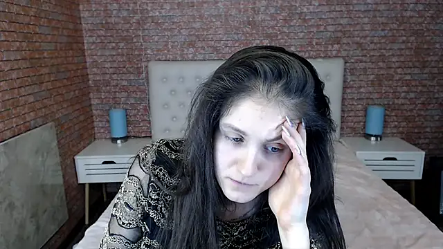 Holliy Cooper online show from 01-28-25, 01:27