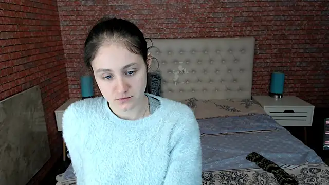 Holliy Cooper online show from 02-11-25, 06:51