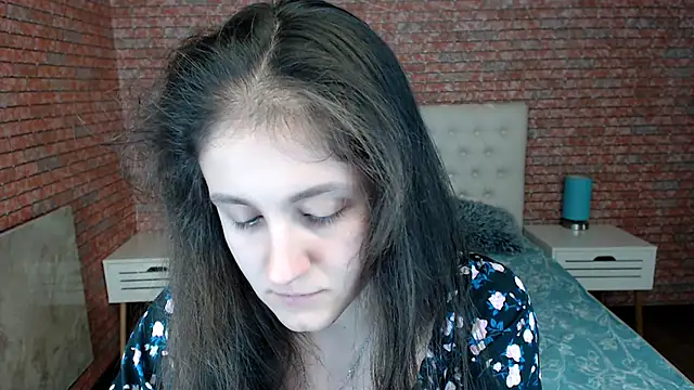 Holliy Cooper online show from 03-17-25, 01:18