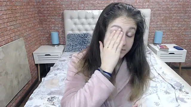 Holliy Cooper online show from 09-18-25, 07:43