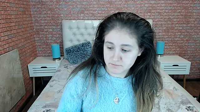 Holliy Cooper online show from 11-07-25, 07:41