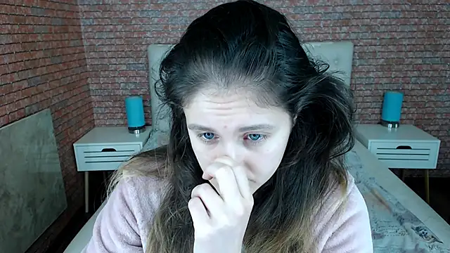 Holliy Cooper online show from 11-25-25, 09:20