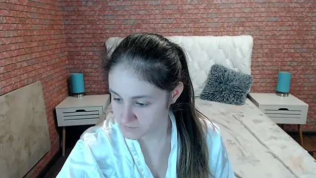 Snapshot of Holliy_Cooper chatting on 06-06-26, 07:24 Holliy Cooper online show from 06-06-26, 07:24
