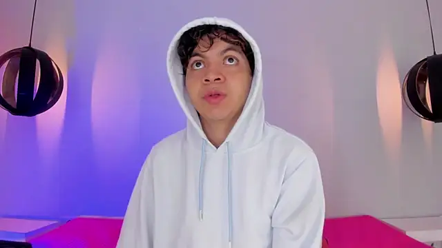 Snapshot of Lucaas_King chatting on 01-09-25, 11:25 Lucaas King online show from 01-09-25, 11:25