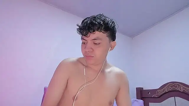 Snapshot of Lucaas_King chatting on 02-05-25, 12:38 Lucaas King online show from 02-05-25, 12:38