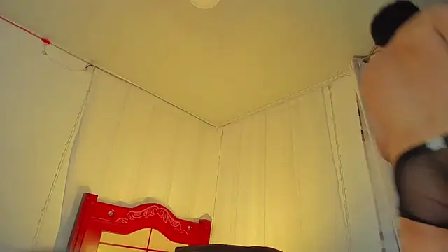 Snapshot of Lucaas_King chatting on 09-27-25, 10:15 Lucaas King online show from 09-27-25, 10:15