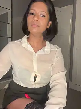 RoseMelanie online show from 02-11-25, 05:07