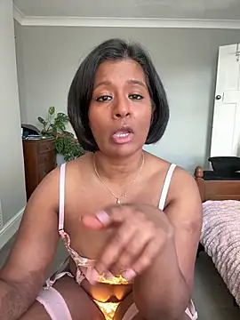 Snapshot of RoseMelanie chatting on 02-26-26, 08:02 RoseMelanie online show from 02-26-26, 08:02