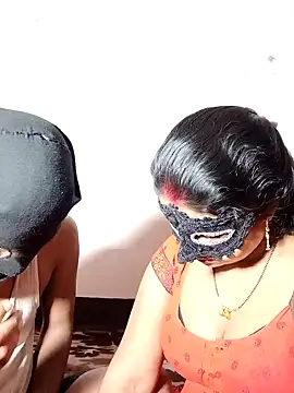 Snapshot of Something_61 chatting on 02-05-25, 02:08 Something 61 online show from 02-05-25, 02:08