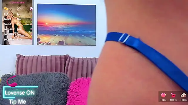 Snapshot of SelenaWest chatting on 01-21-25, 01:00 SelenaWest online show from 01-21-25, 01:00