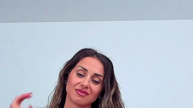 Snapshot of SelenaWest chatting on 09-20-25, 10:27 SelenaWest online show from 09-20-25, 10:27