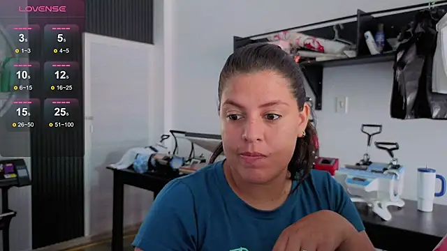 Snapshot of valelo chatting on 07-02-26, 12:55 valelo online show from 07-02-26, 12:55
