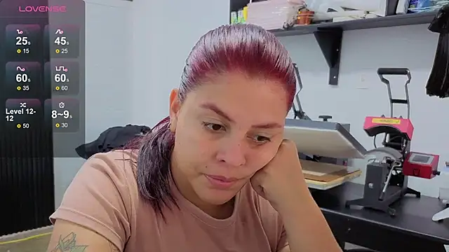 Snapshot of valelo chatting on 07-14-26, 06:35 valelo online show from 07-14-26, 06:35