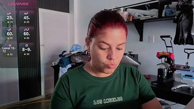 Snapshot of valelo chatting on 07-16-26, 12:22 valelo online show from 07-16-26, 12:22