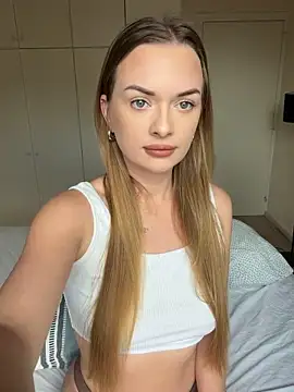 ElenaRebelle online show from 05-04-26, 05:14